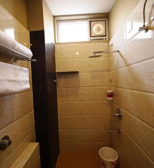 سرير فى غرفة مشتركه, Aloha City Stay Raipur