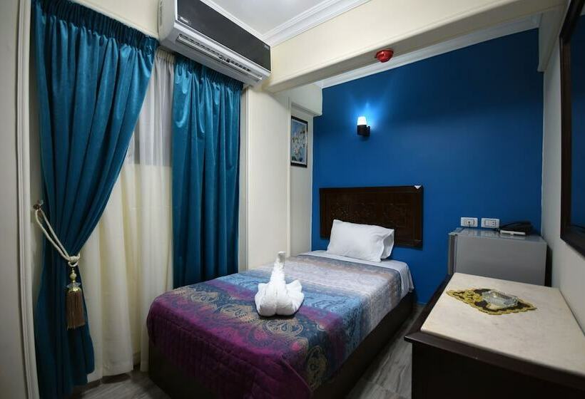 اتاق استاندارد یک نفره, Amin