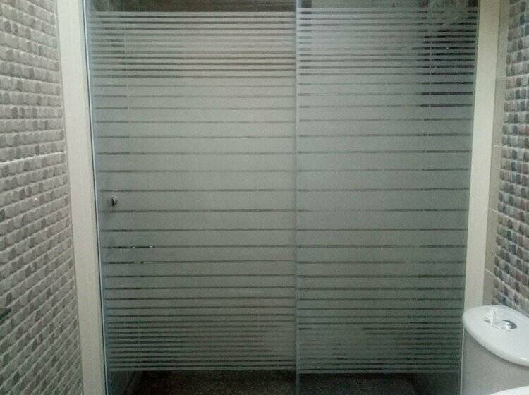 اتاق استاندارد یک نفره, Amin