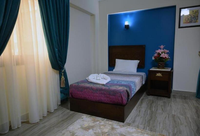 اتاق استاندارد یک نفره, Amin