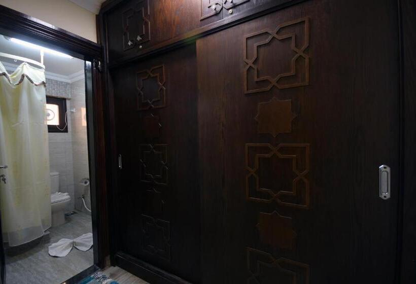 اتاق استاندارد یک نفره, Amin