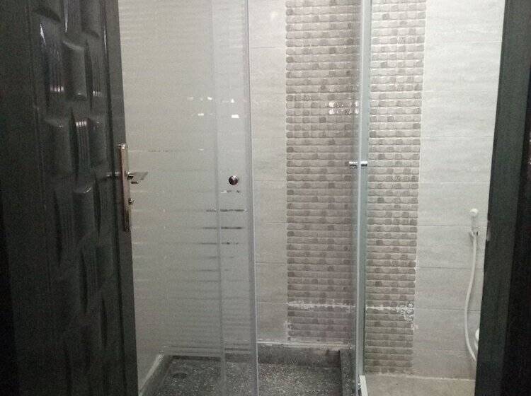 اتاق استاندارد, Amin