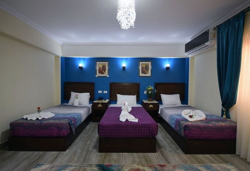 اتاق استاندارد سه نفره, Amin