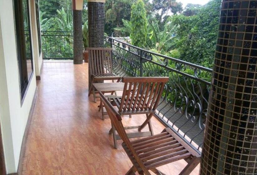 اتاق استاندارد سه تخته با بالکن, Bright Star