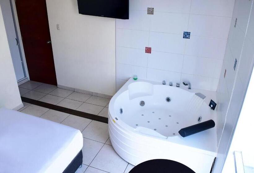 اتاق استاندارد با وان آب گرم, Colors Canada