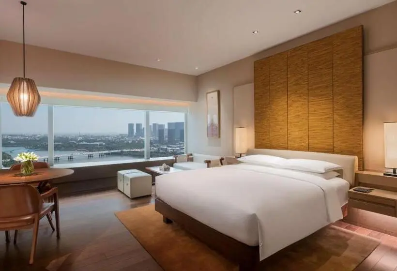 Club Room King Bed, Hyatt Regency Xiamen Wuyuanwan