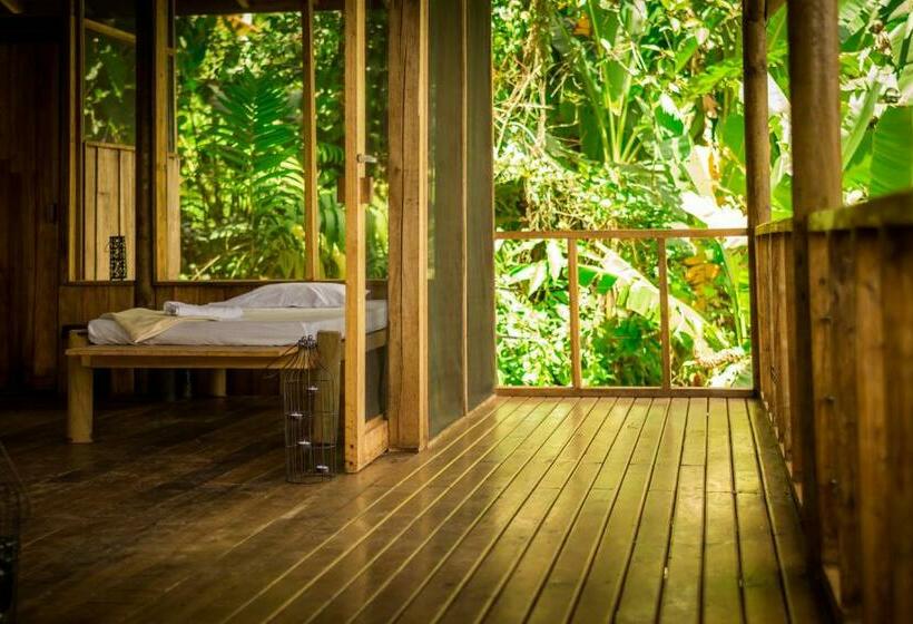 Deluxe room with river view, Pacuare Outdoor Center