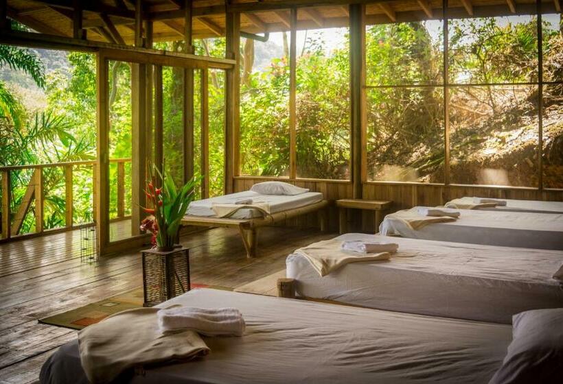 Deluxe room with river view, Pacuare Outdoor Center
