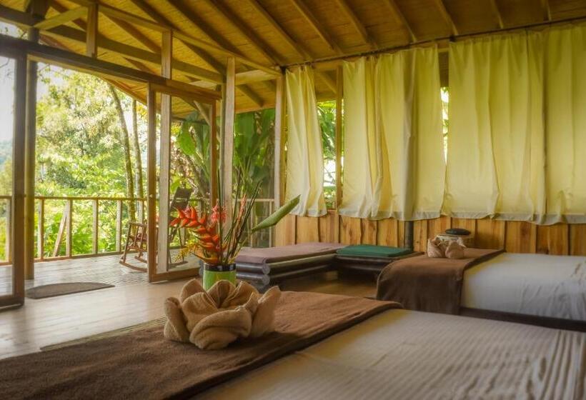 Deluxe room with river view, Pacuare Outdoor Center