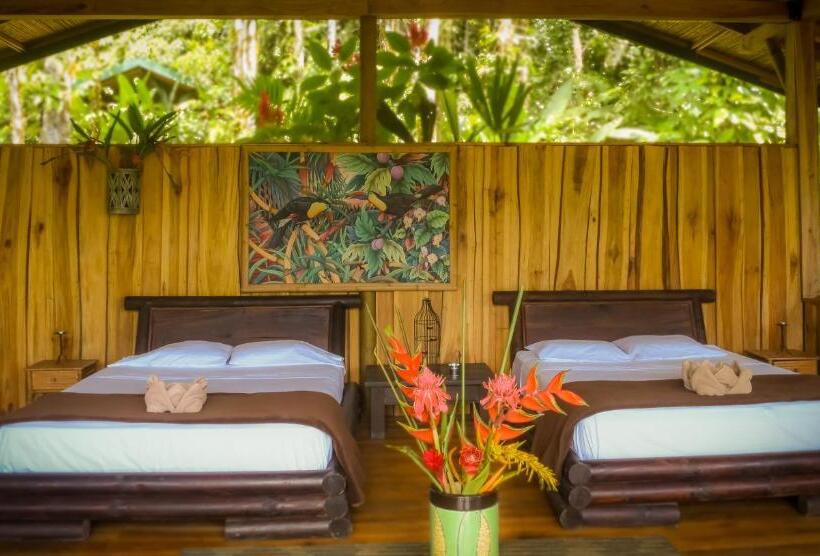 Deluxe room with river view, Pacuare Outdoor Center