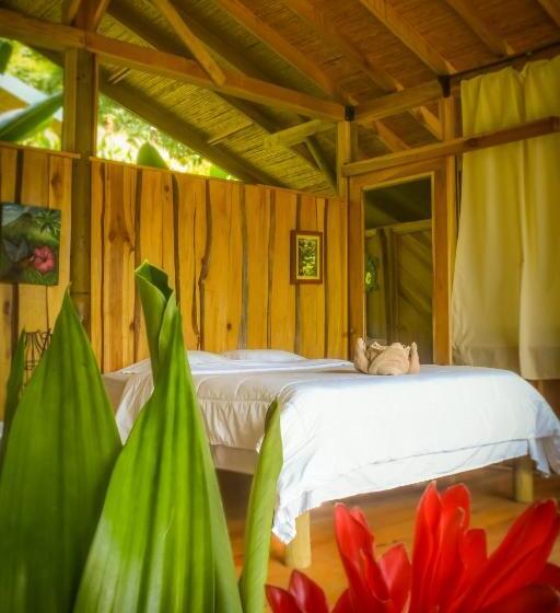 Deluxe room with river view, Pacuare Outdoor Center