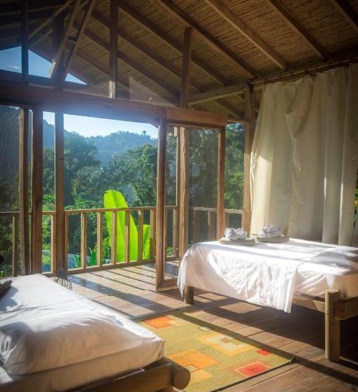 Deluxe room with river view, Pacuare Outdoor Center