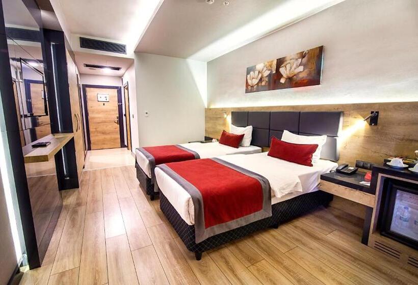 اتاق استاندارد با تخت بزرگ, Ramada Encore Gebze