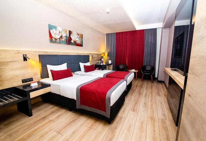 اتاق استاندارد با تخت بزرگ, Ramada Encore Gebze