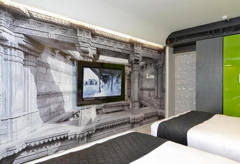 家庭间, Regenta Central Antarim Ahmedabad