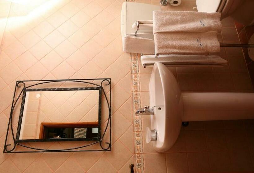 اتاق استاندارد سه نفره, Casa Antiga