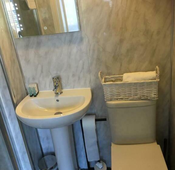 标准间, Durlston House