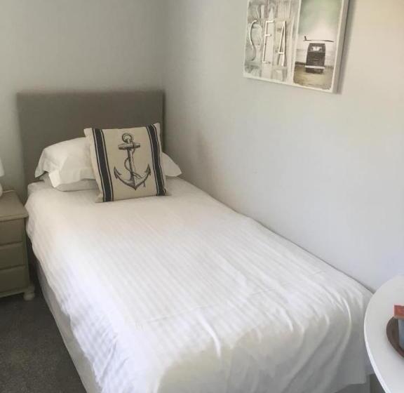 舒适三人间, Durlston House