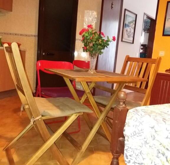 Family Room, Guest House Pacifica