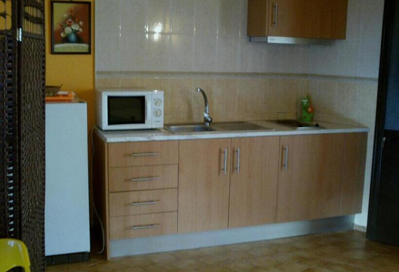 חדר משפחתי, Guest House Pacifica