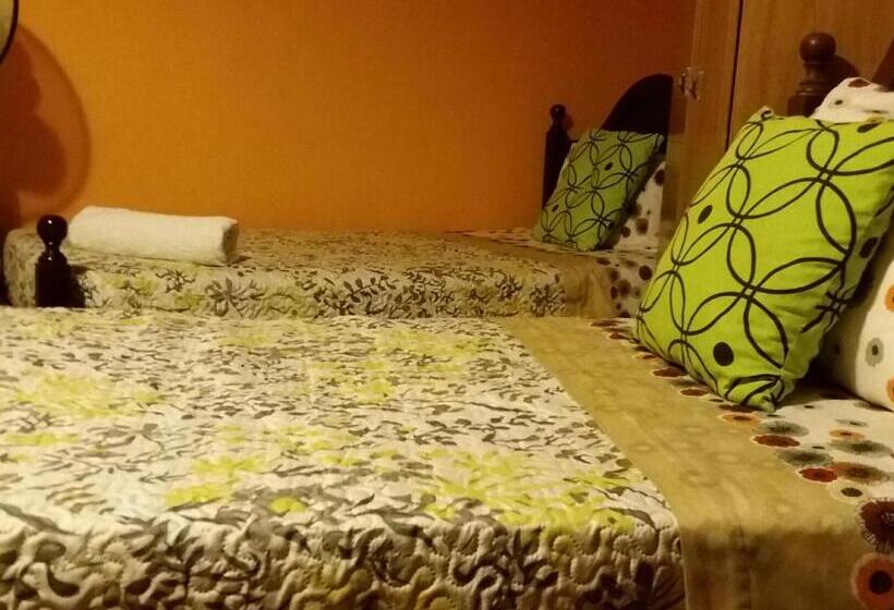 חדר משפחתי, Guest House Pacifica