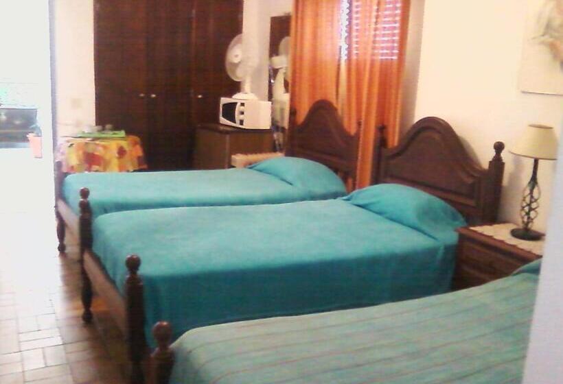 Номер Стандарт Трехместный, Guest House Pacifica