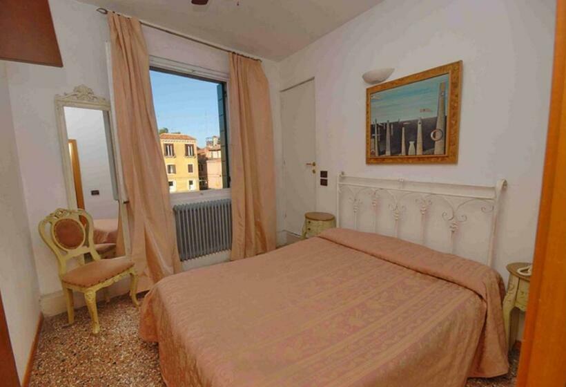 اتاق استاندارد, Antico Capon