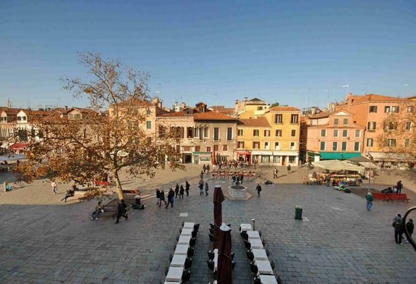 اتاق استاندارد سه نفره, Antico Capon