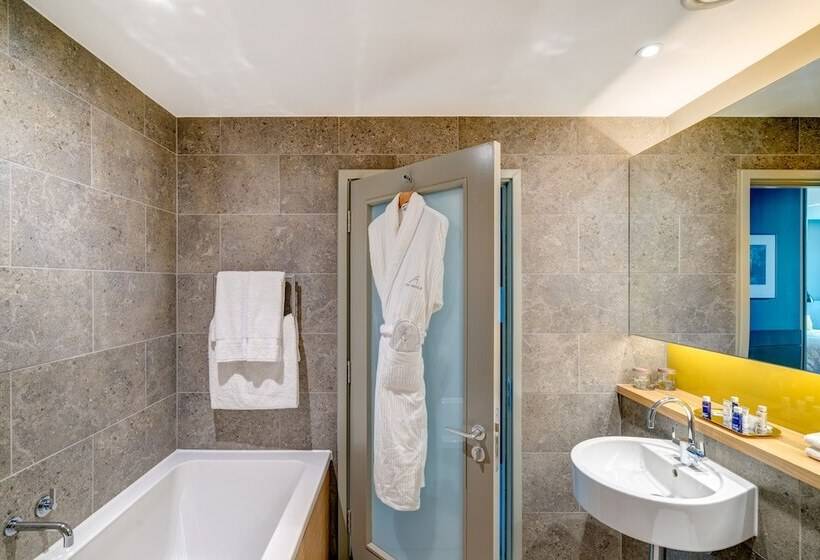 Номер Стандарт, Apex City Of Bath