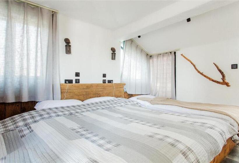 스탠다드 트리플 룸, Hidden