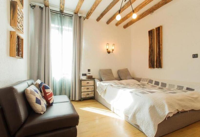 스탠다드 룸, Hidden