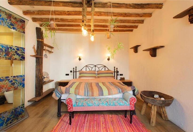 스탠다드 룸, Hidden