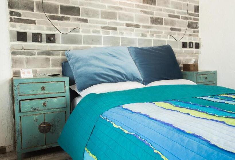 스탠다드 룸, Hidden