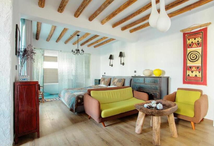 디럭스 룸, Hidden