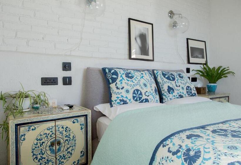 스탠다드 발코니 룸, Hidden