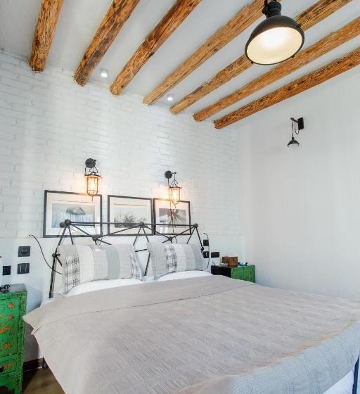 스탠다드 발코니 룸, Hidden