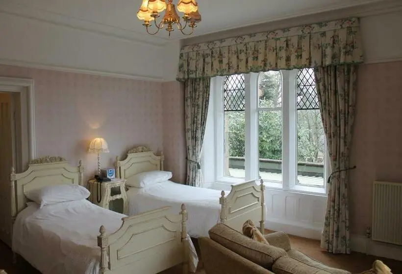 スタンダードルーム, Oakwood Hall