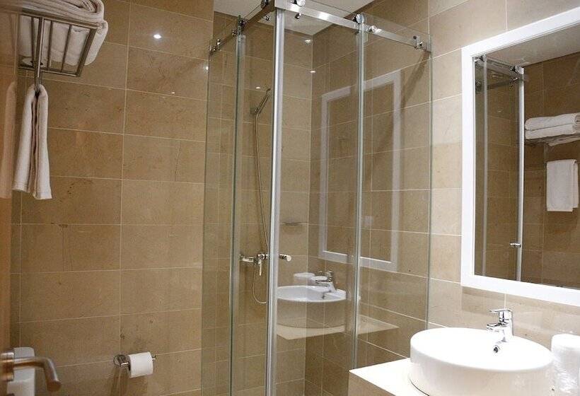 غرفة قياسية لذوى الاحتياجات الخاصة, Ponte Sor