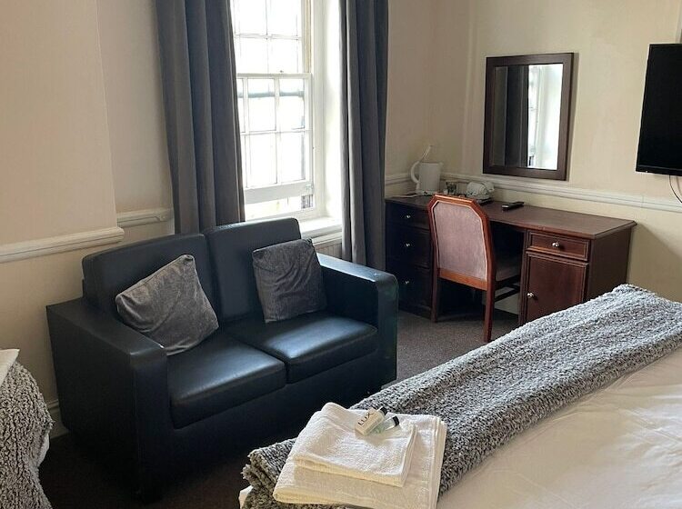 패밀리 룸, Rose And Crown