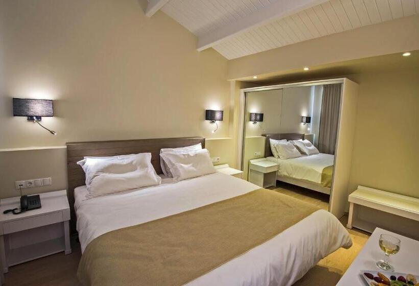 2 Bedrooms Suite Sea View, Swell Boutique