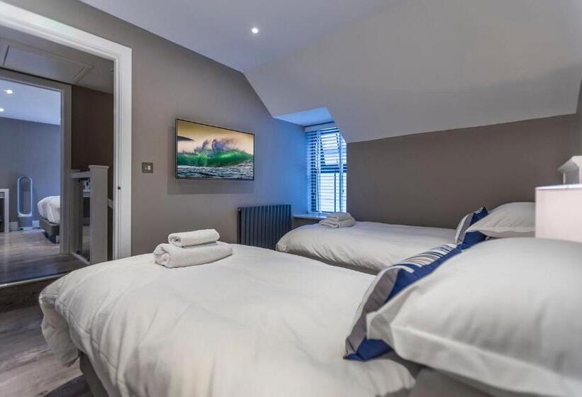 Suite, The Beach