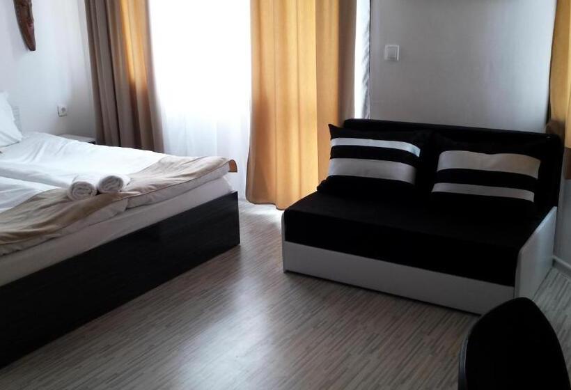 اتاق استاندارد با بالکن, Tiara