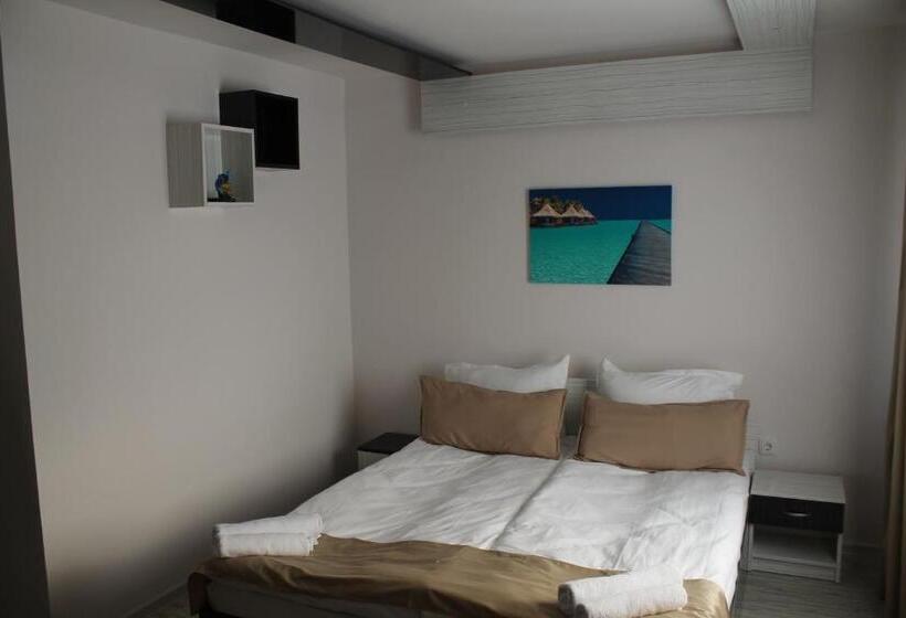 اتاق استاندارد با بالکن, Tiara