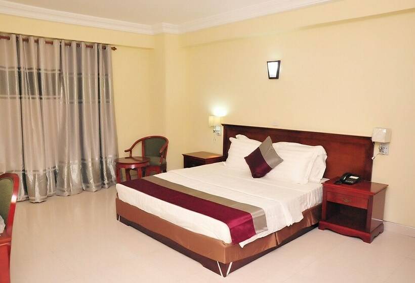 Номер Deluxe, Tomreik