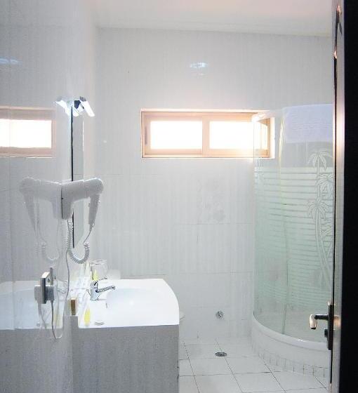 Номер Deluxe, Tomreik