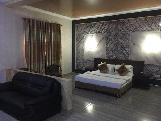 Президентский Люкс, Tomreik