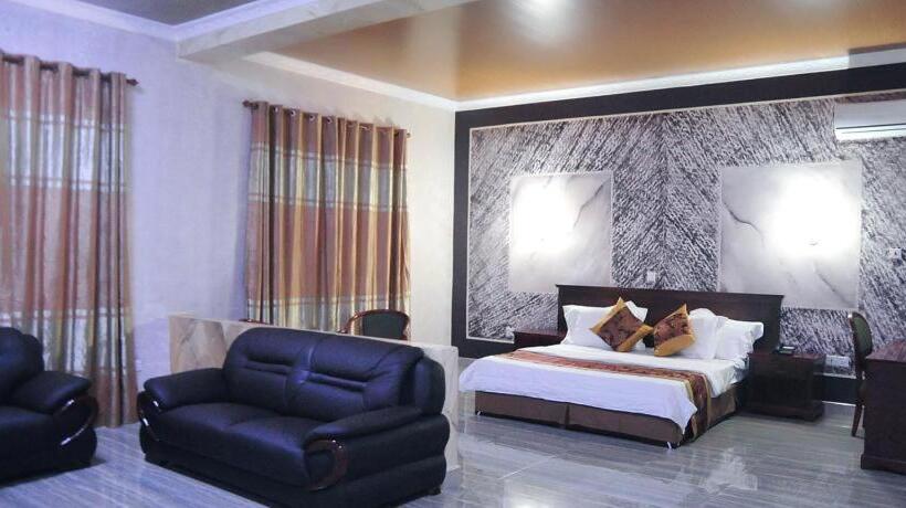 Президентский Люкс, Tomreik