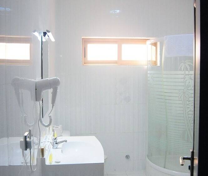 اتاق استاندارد یک نفره, Tomreik