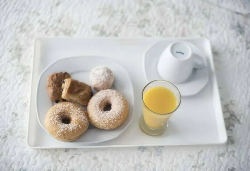 スタンダードトリプルルーム, Vellum Luxury Living