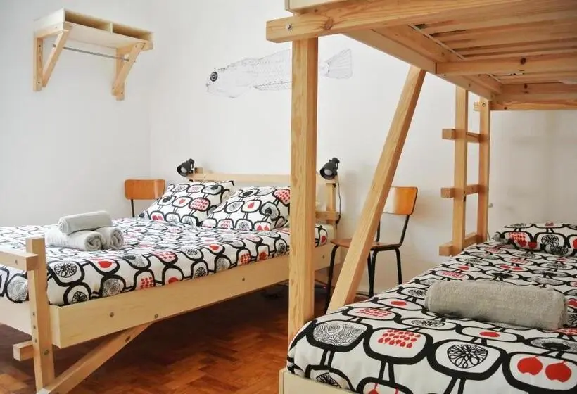 Standard Neljän Hengen Huone Jaettu Kylpyhuone, Nazaré Hostel Rooms & Dorms